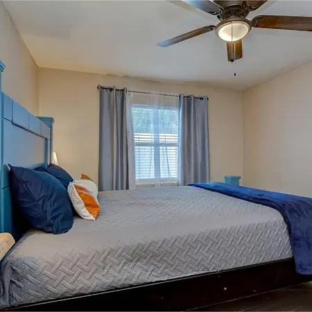 Driftwood Castle Urban Oasis With Firepit Near Convention Center And Amalie Arena, Room For 6 Tampa Exterior foto