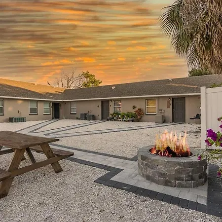 Driftwood Castle Urban Oasis With Firepit Near Convention Center And Amalie Arena, Room For 6 Tampa Exterior foto
