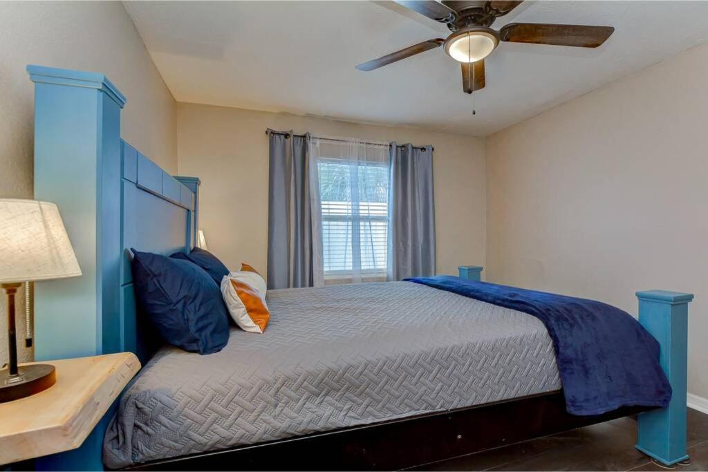 Appartement Driftwood Castle Urban Oasis With Firepit Near Convention Center And Amalie Arena, For 6 Tampa