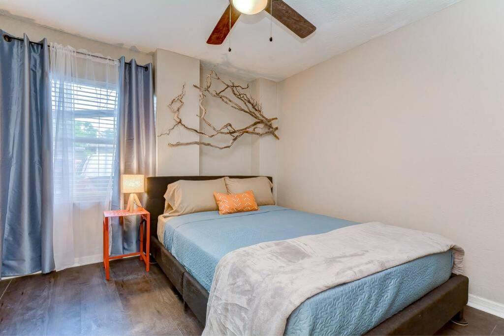 Appartement Driftwood Castle Urban Oasis With Firepit Near Convention Center And Amalie Arena, For 6 *